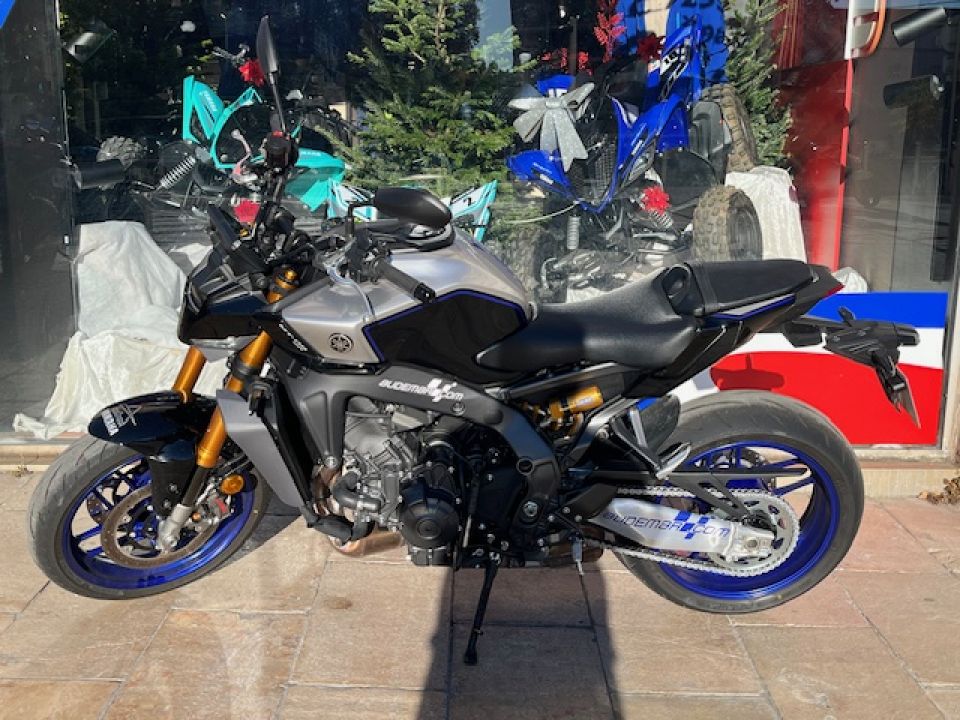 YAMAHA MT-09 SP 3