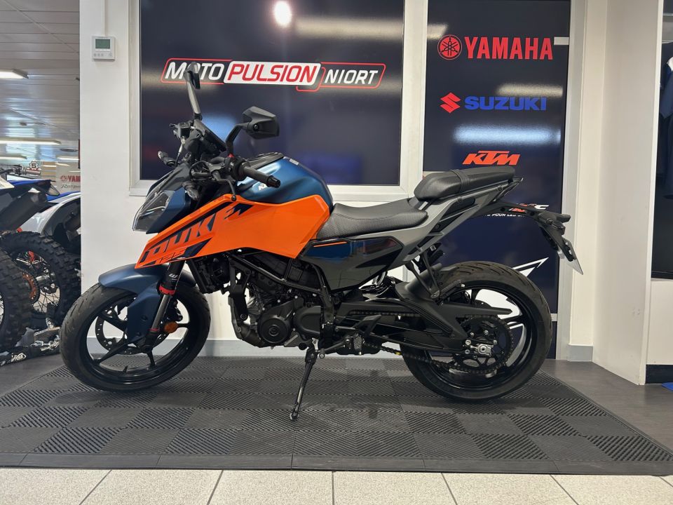 KTM 125 DUKE ABS 3