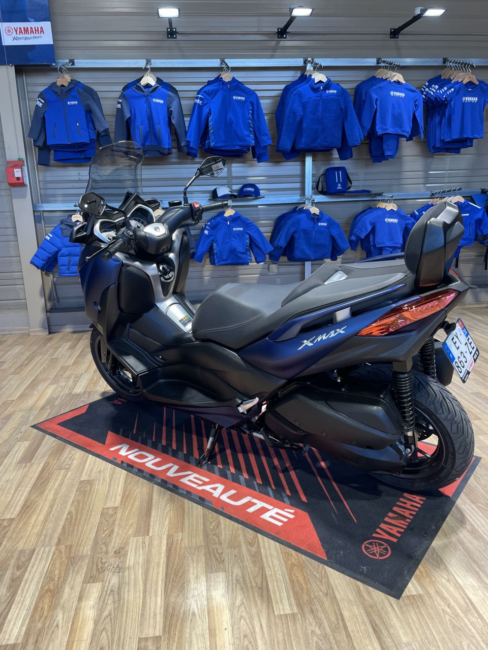 YAMAHA XMAX 300 3