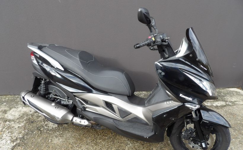 KAWASAKI J300 0