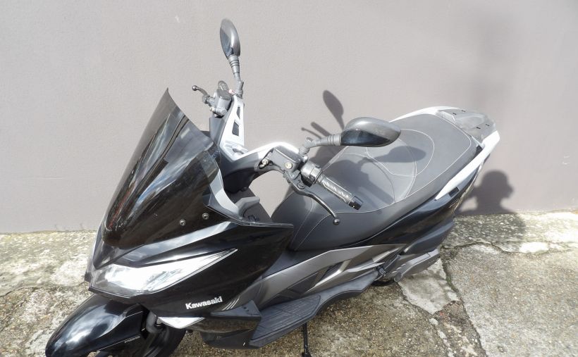 KAWASAKI J300 4