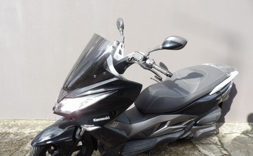 KAWASAKI J300 6