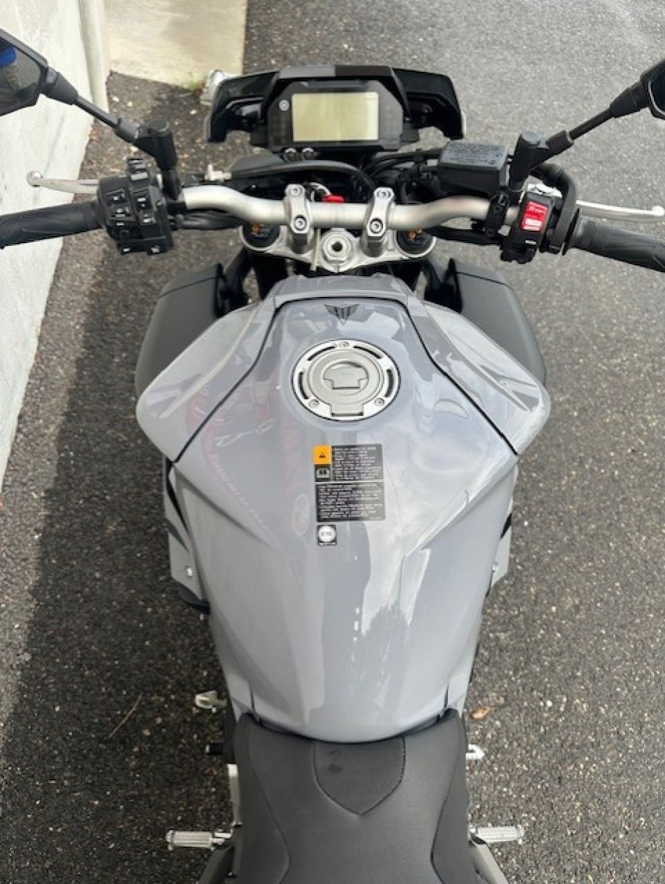 YAMAHA MT-10 3
