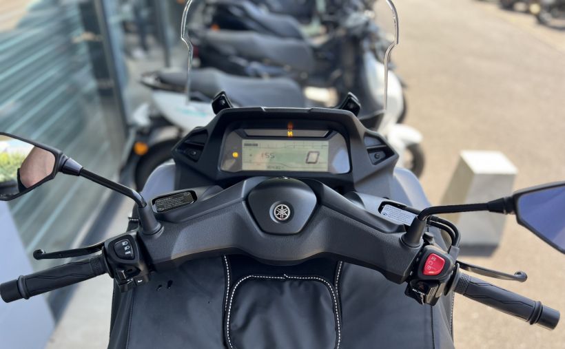 YAMAHA TRICITY 300 6