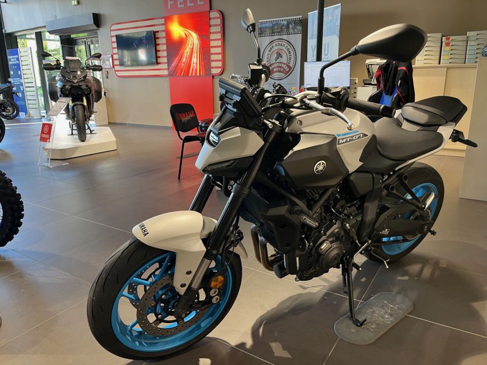 YAMAHA MT-07 (47.5CV) 1