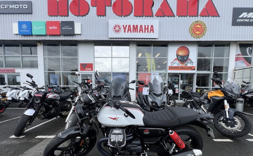MOTO GUZZI V7 STONE 0