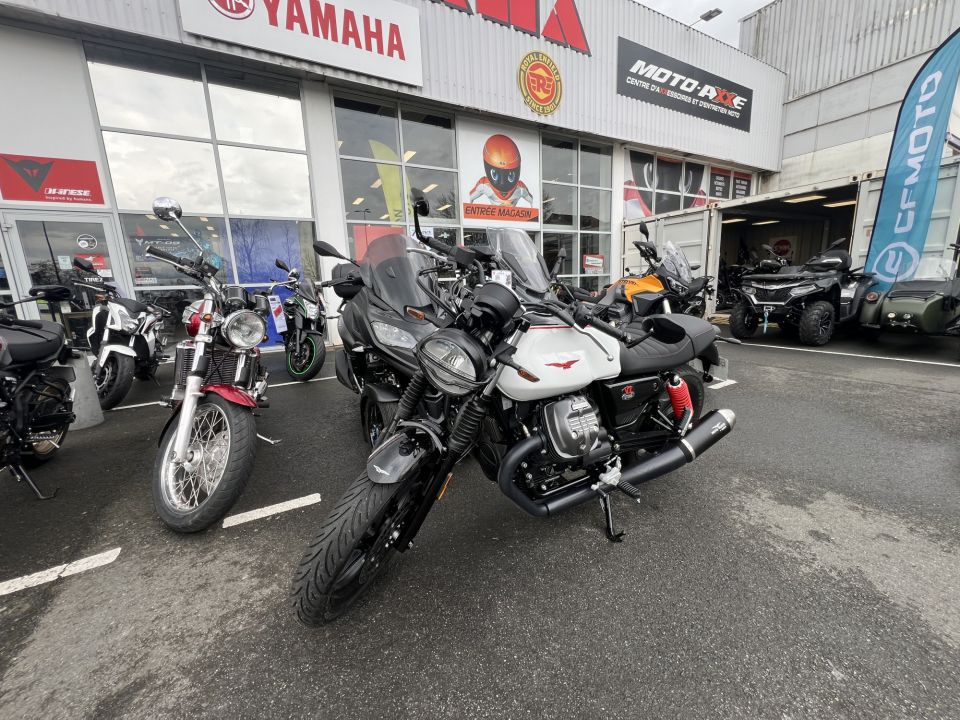 MOTO GUZZI V7 STONE 11