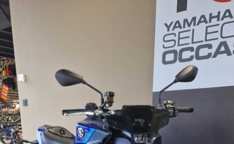YAMAHA MT-09  Y-AMT 3