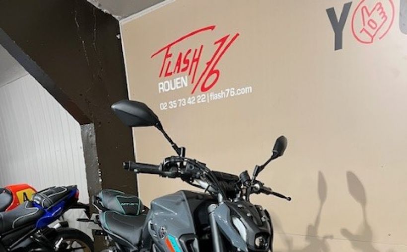 YAMAHA MT-07 1