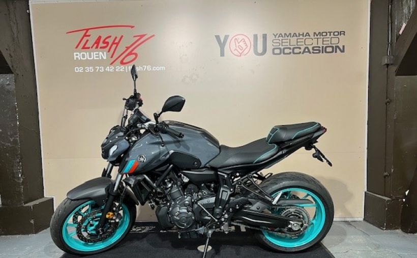 YAMAHA MT-07 3