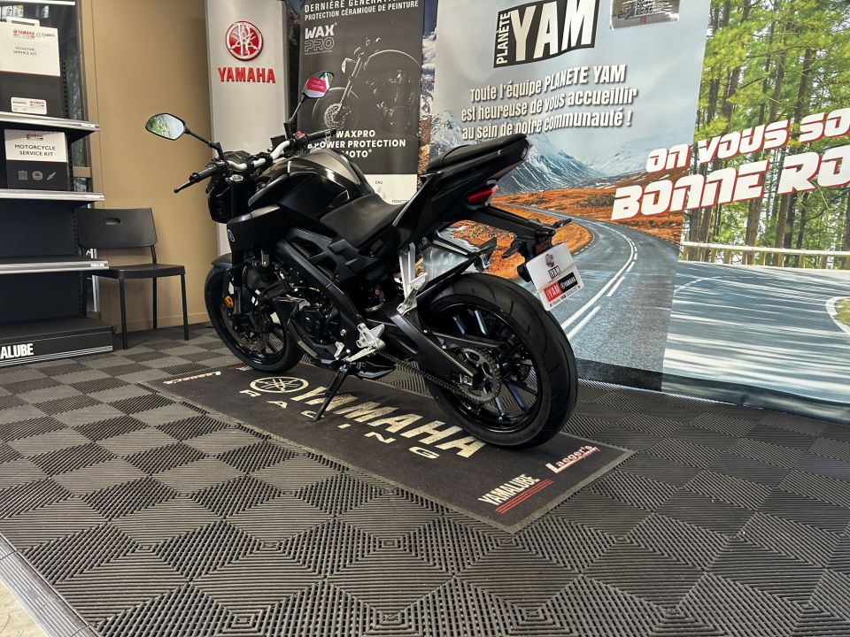 YAMAHA MT-125 7