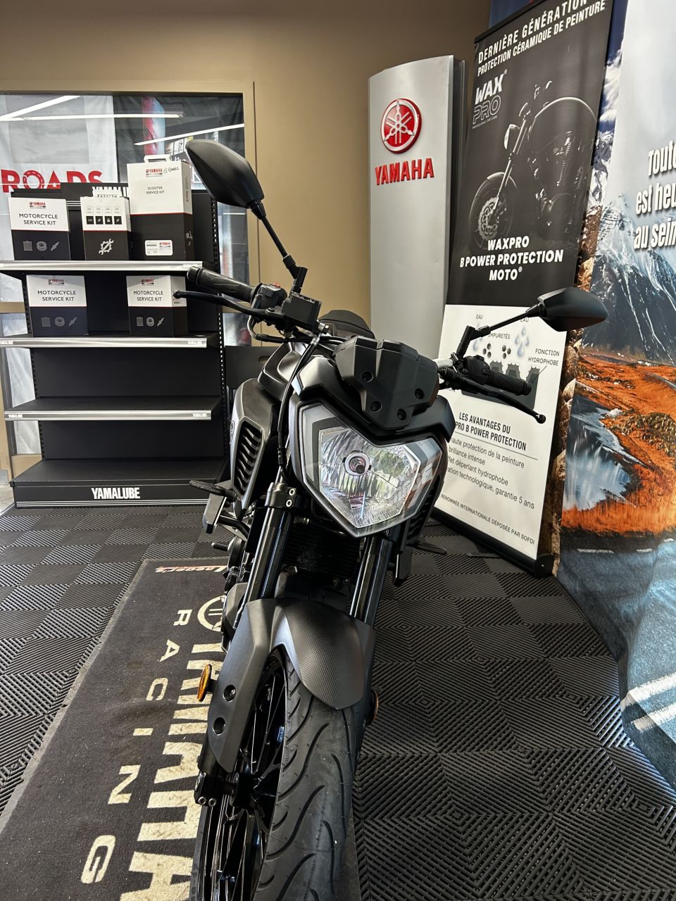 YAMAHA MT-125 3
