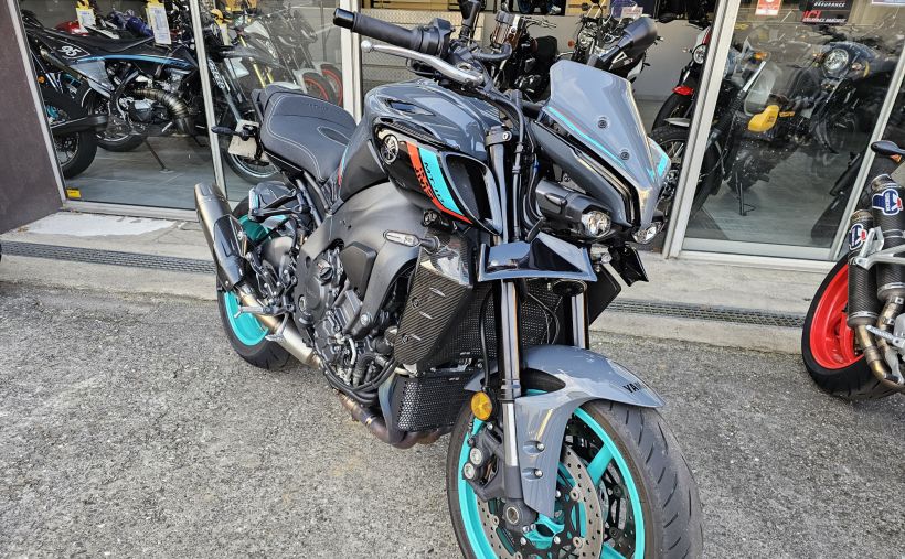 YAMAHA MT-10 4