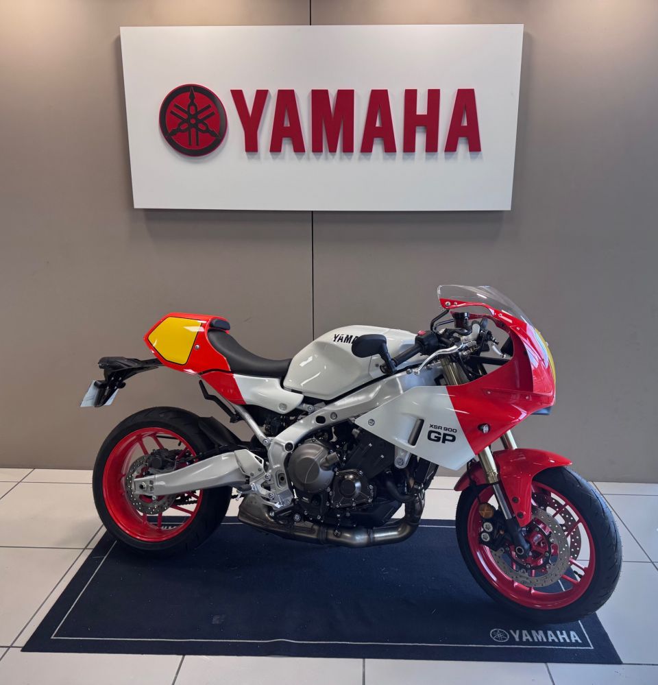 YAMAHA XSR 900 GP 0