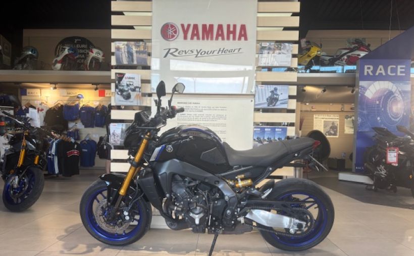 YAMAHA PROMOTION YAMAHA MT-09 SP 2021 160€/MOIS* GTIE 12 MOIS + DE 2000 € D'ACCESSOIRES 4