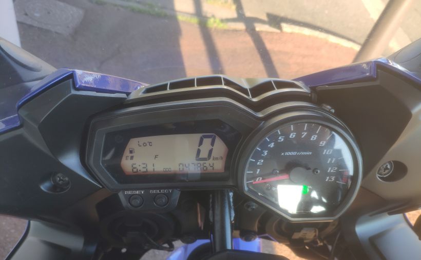 YAMAHA FZ1 FAZER 4