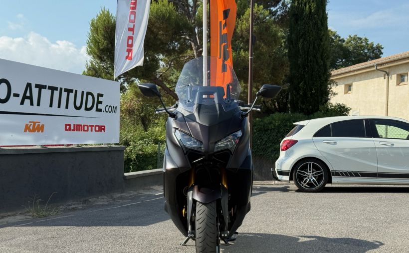 YAMAHA XP T-MAX 560 2