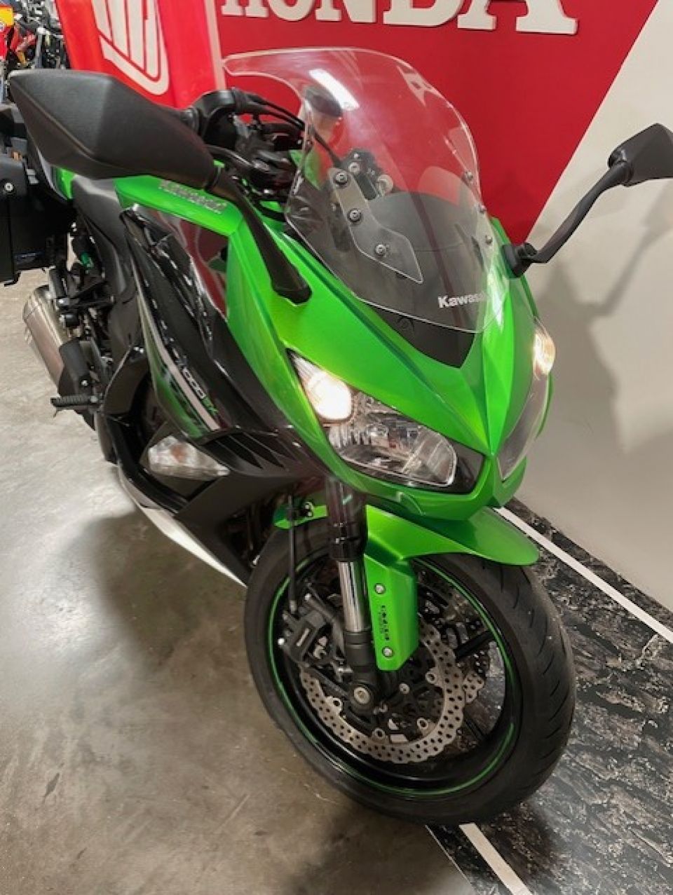 KAWASAKI NINJA 1000 SX TOURER 3