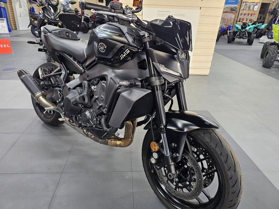 YAMAHA MT-09  Y-AMT 0