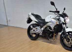 SUZUKI GSR 600 - 2009
