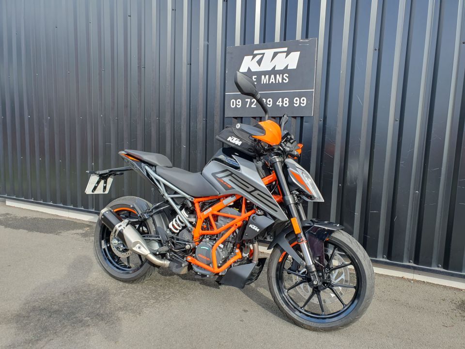 KTM 125 DUKE ABS 10