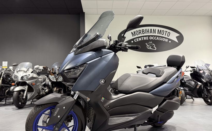 YAMAHA XMAX 300 0