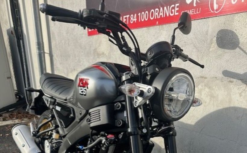 YAMAHA XSR 125 Legacy 1