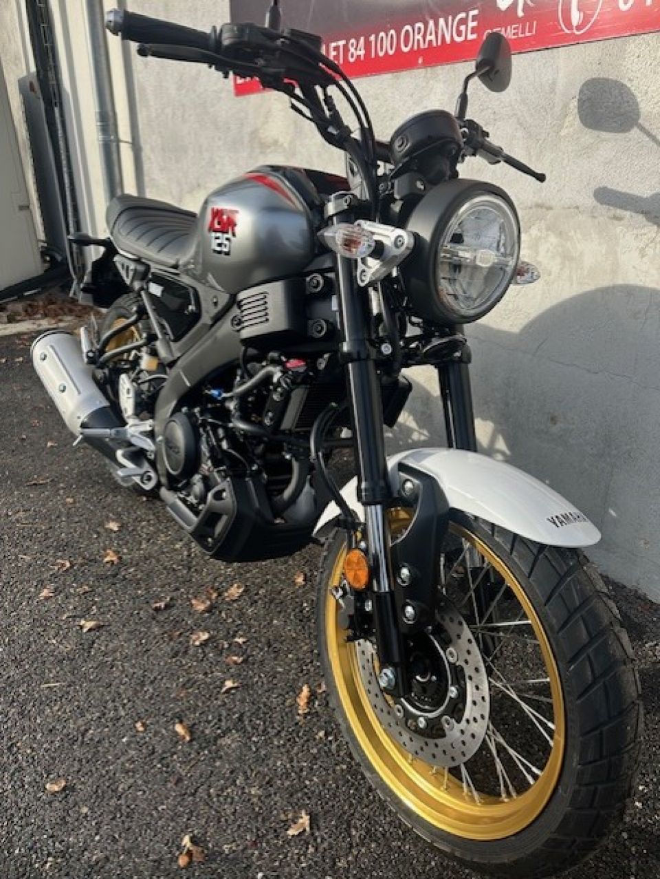 YAMAHA XSR 125 Legacy 1