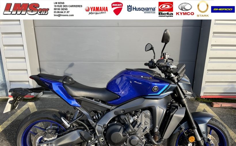 YAMAHA MT-09  Y-AMT 0