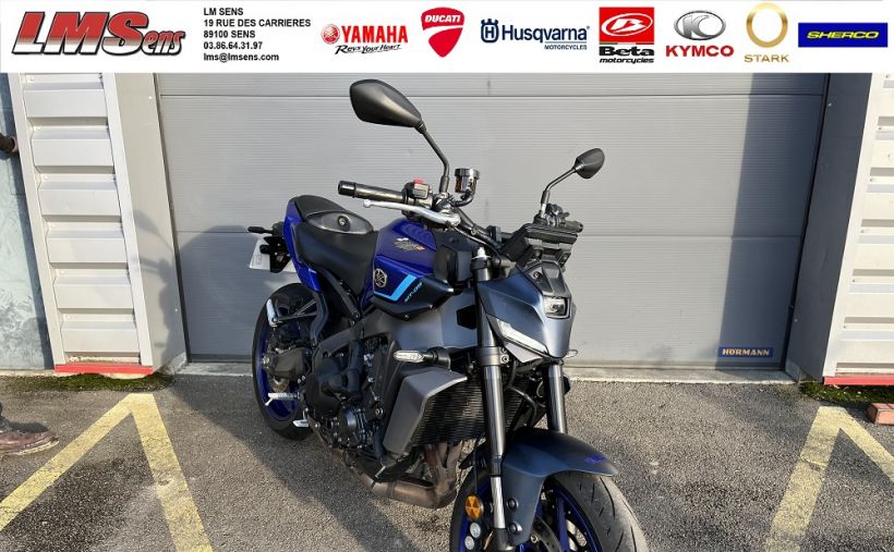YAMAHA MT-09  Y-AMT 3