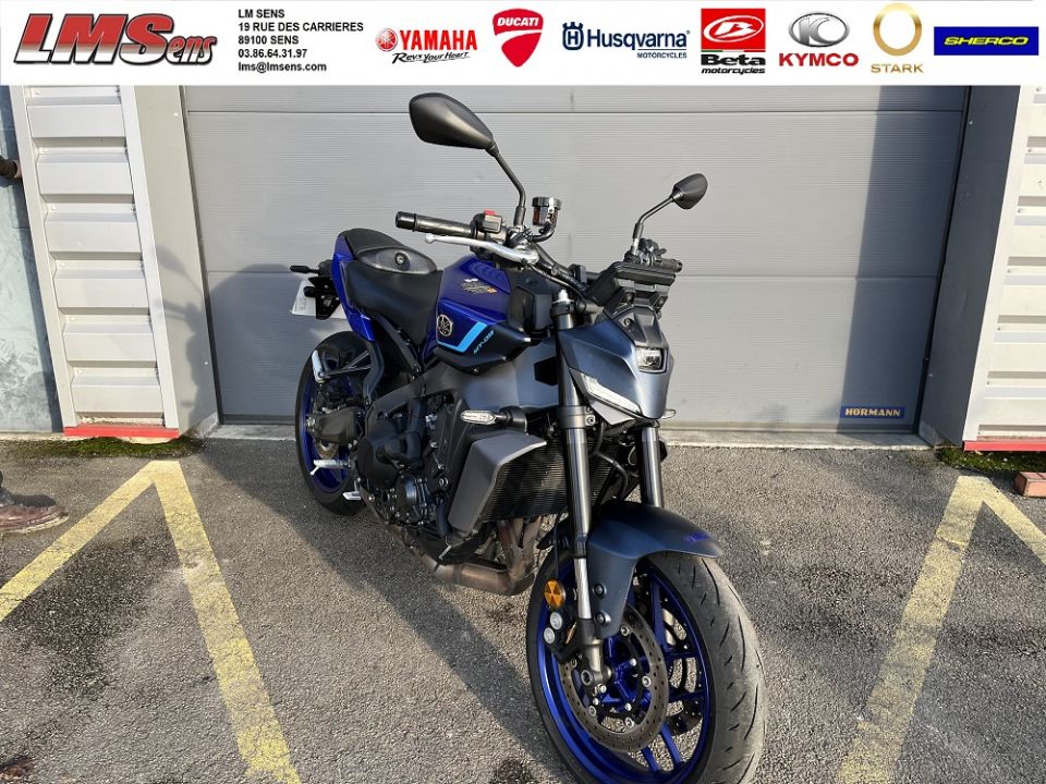 YAMAHA MT-09  Y-AMT 3