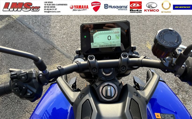 YAMAHA MT-09  Y-AMT 6