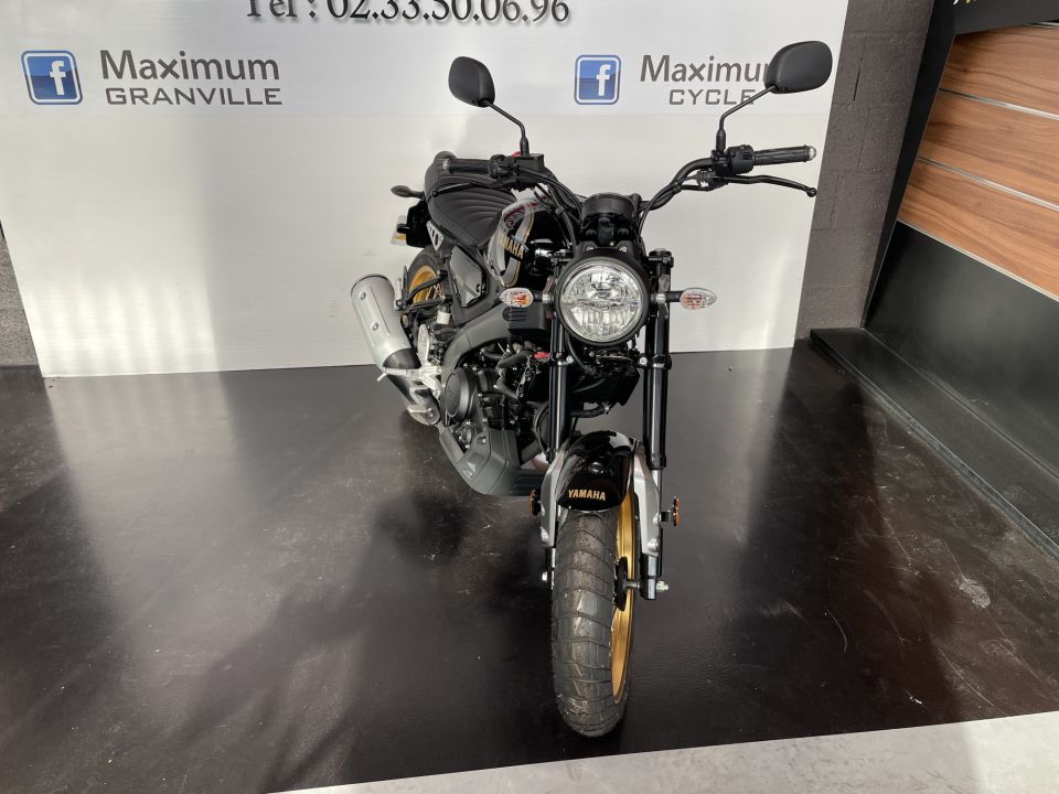 YAMAHA XSR 125 Legacy 12