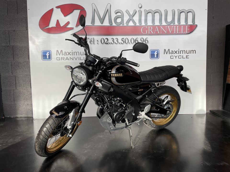 YAMAHA XSR 125 Legacy 18