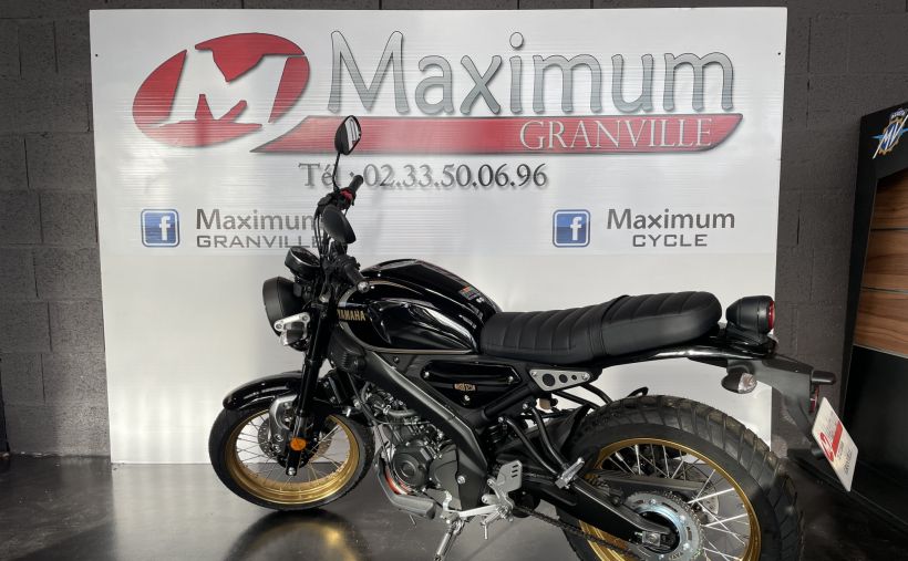 YAMAHA XSR 125 Legacy 24
