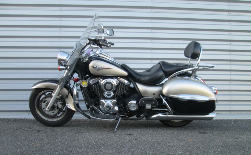 KAWASAKI VN 1700 TOURER 3
