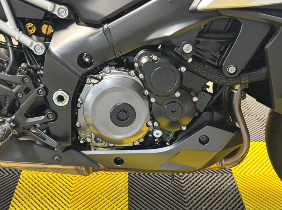 SUZUKI GSX-S 1000 GX 30