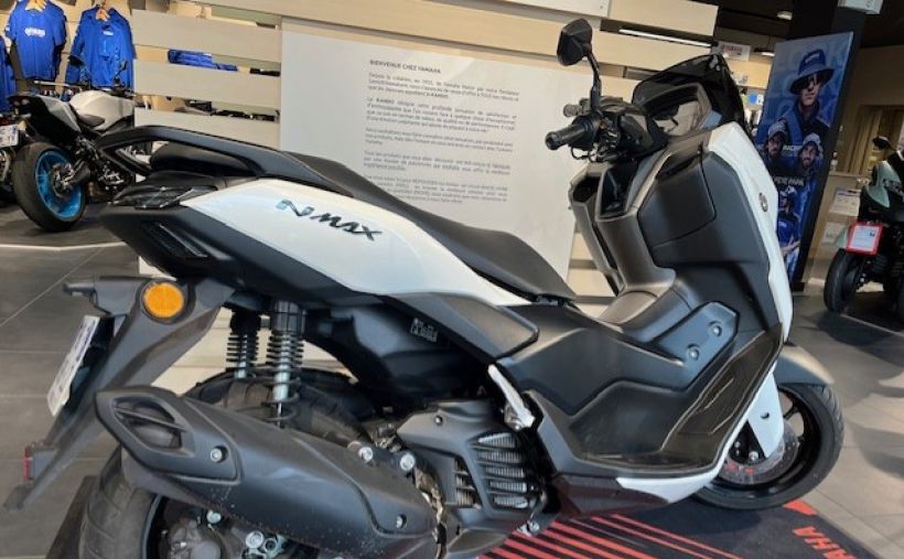 YAMAHA NMAX 125 4