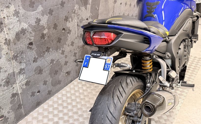 YAMAHA FZ8 R 18