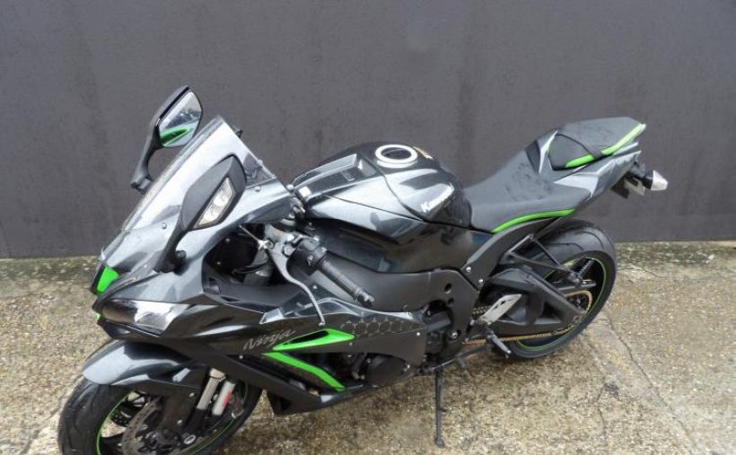 KAWASAKI ZX-10R 4