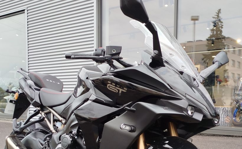 SUZUKI GSX-S 1000 GT 2