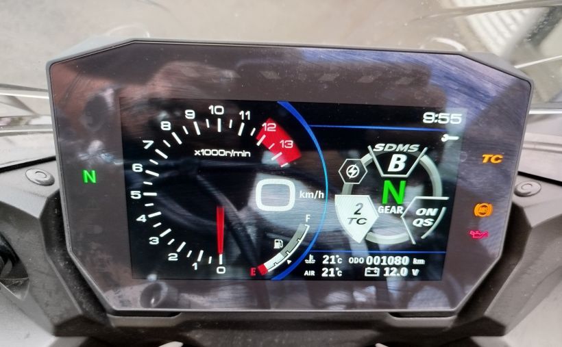 SUZUKI GSX-S 1000 GT 6