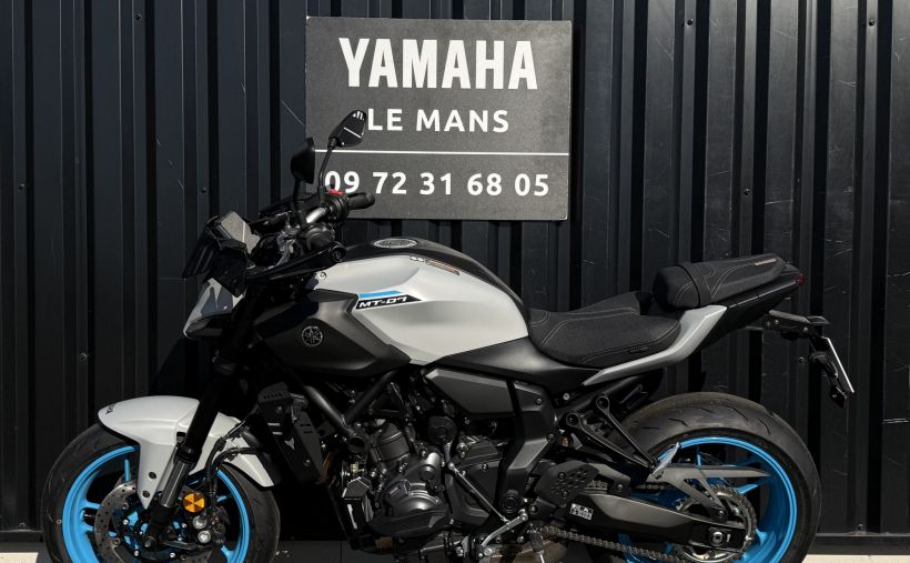 YAMAHA MT-07 15