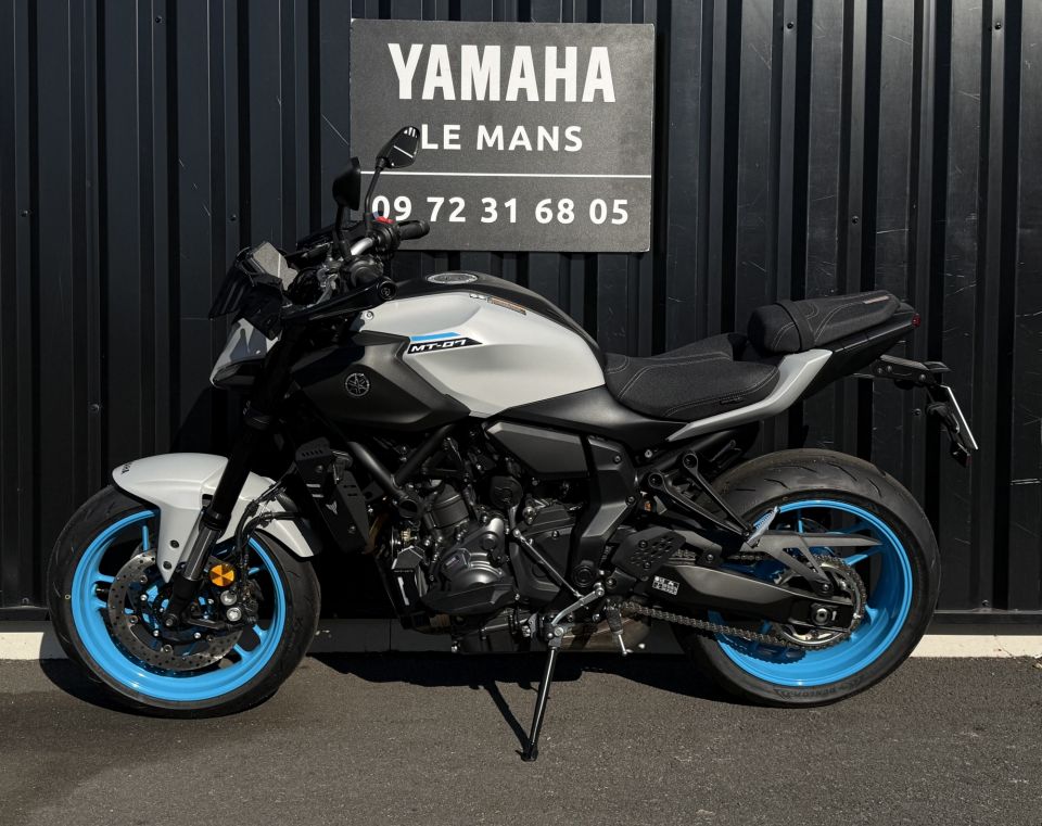 YAMAHA MT-07 15