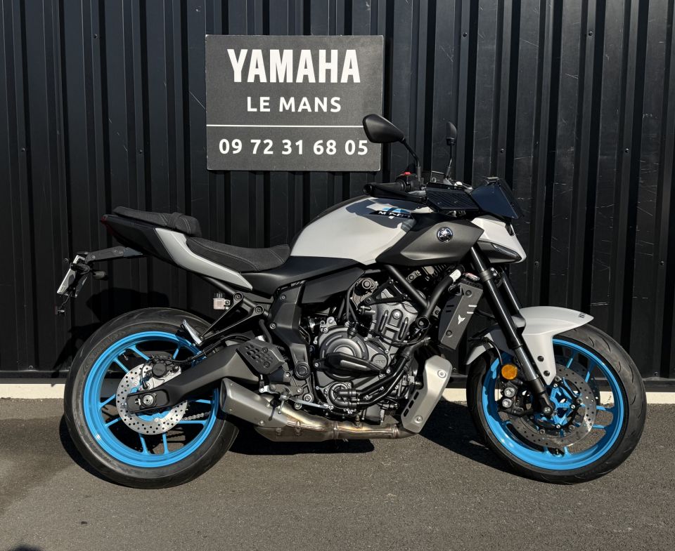 YAMAHA MT-07 5