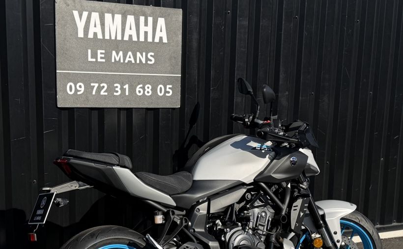 YAMAHA MT-07 10