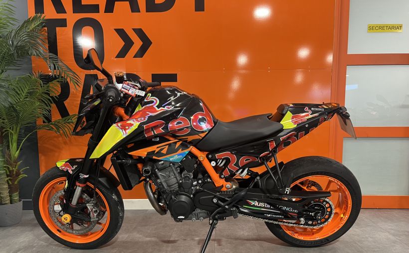 KTM 890 DUKE R 12