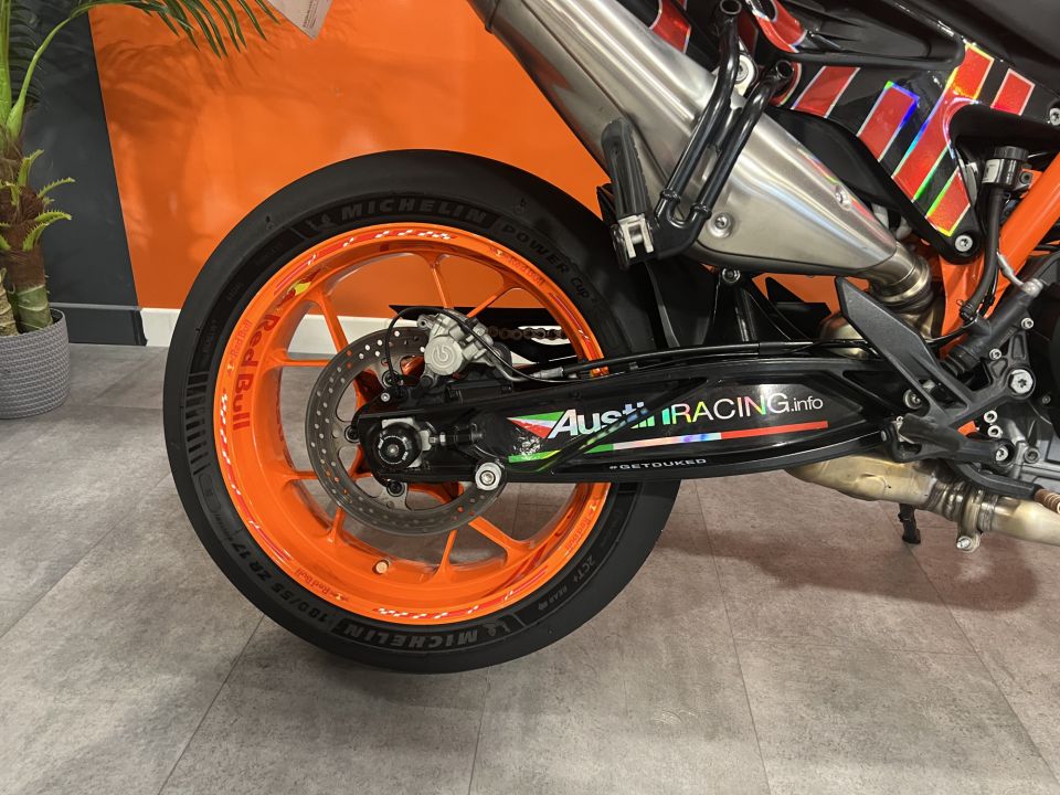 KTM 890 DUKE R 12