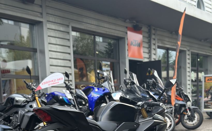 YAMAHA YZF-R125 3