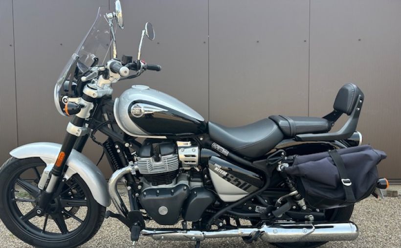 ROYAL ENFIELD SUPER METEOR 650 1